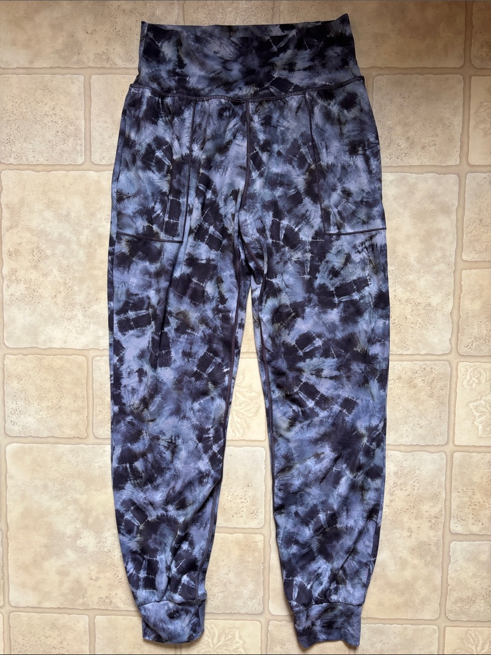 Athleta Salutation Printed Jogger
Black Grey Tie Dye High Waist Pants ST